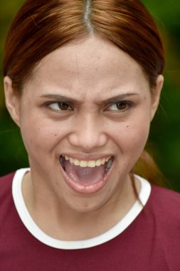 Stres Altında Güzel Bir Kadın