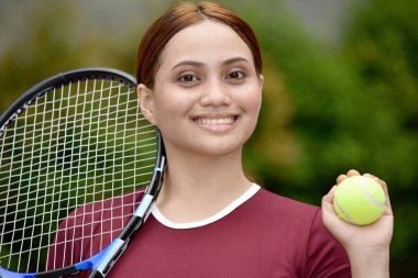 Park 'ta Tenis Topuyla