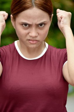 Genç Bir Kadın ve Öfke