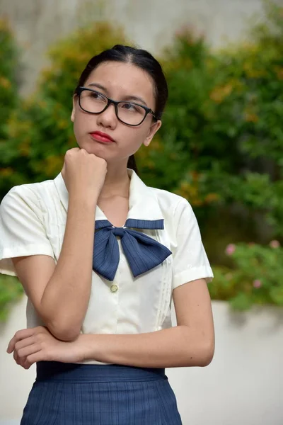 Ragionevole Giovane Diversa Femmina Adulto Che Indossa Occhiali — Foto Stock