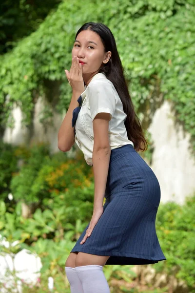 Slank Mooi Aziatisch Meisje Student Staande — Stockfoto