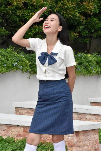 Filipína Dívka Student Smích Nosit Uniformu Stojící — Stock fotografie