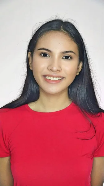 Una Mujer Filipina Sonriente Feliz — Foto de Stock