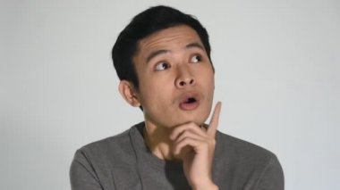 Fikri olan bir adam.