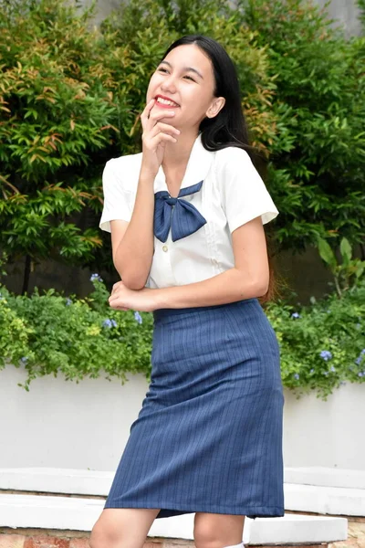 Süß Asiatisch Universität Student Und Lachen Stehend — Stockfoto