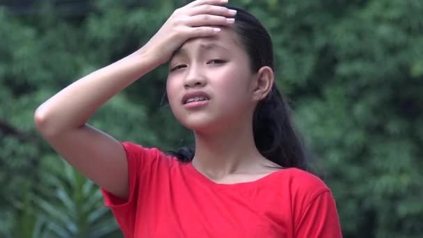 アジアの女の子のストレスや頭痛 — ストック動画