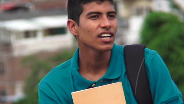 Feliz hispânico colombiano adolescente menino rindo — Vídeo de Stock