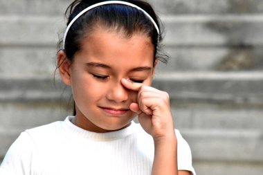 Ağlayan Asyalı Kadın Çocuk