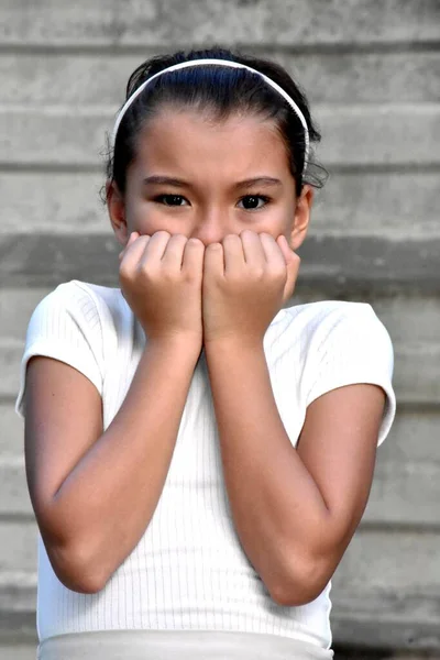 Fearful Asian Child Girl — Fotografia de Stock
