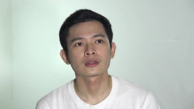 İzole edilmiş Bir Adam Cevaplanan Sorular