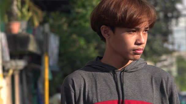 Triste Adolescente Filipino Masculino — Vídeos de Stock
