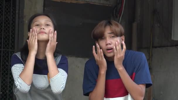 Asian Teens Primping Preening Skin Hair — Stockvideo
