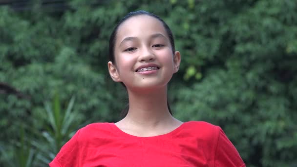 Copil Asiatic Încrezător Aparat Dentar — Videoclip de stoc
