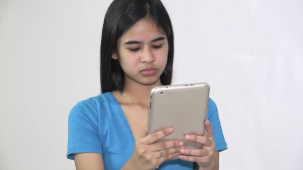 Confused Asian Woman Using Tablet Thinking — Stockvideo