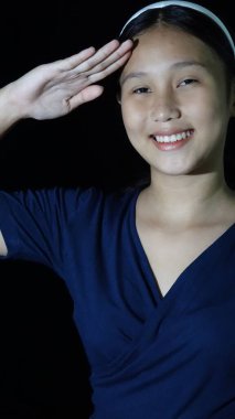 Çeşitli Genç Kadın Selamı İzole Edildi