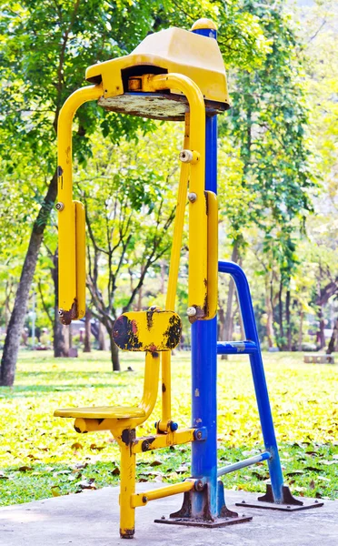 Exercise equipment in the park — Stock Photo, Image