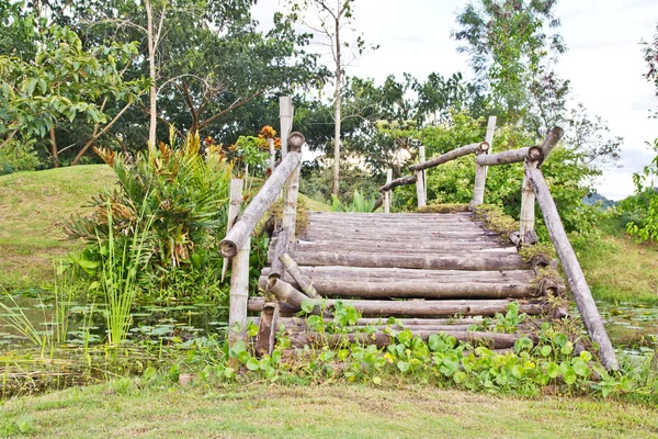 Puente de bambú — Foto de Stock