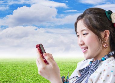 kadın cep telefonu ile sohbet