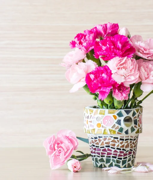 Carnation in mosaic flower pot — Stock Photo, Image