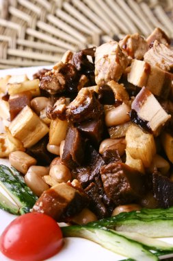 Çin - domuz eti ve fıstık ve kök Lotus gıda