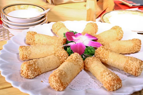 Китайська їжа Таро рулонах — стокове фото