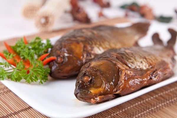 Jedzenie w Chinach - smażone ryby — Zdjęcie stockowe