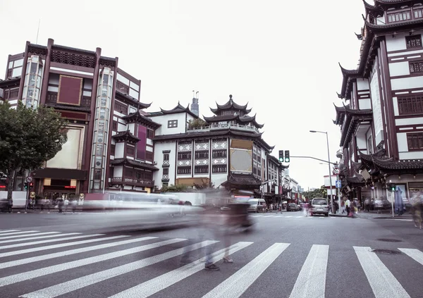 City god temple Shanghai, shanghai city street, burred menigte — Stockfoto