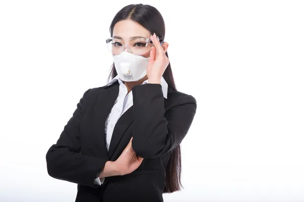 Donna che indossa una maschera protettiva — Foto Stock