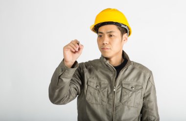 İnşaat işçisi yazılı notlar