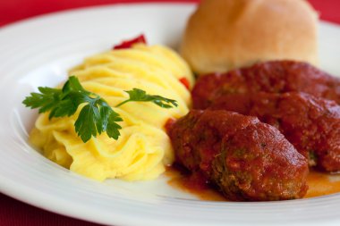 Yunan yemeği, soutzoukakia smyrneika