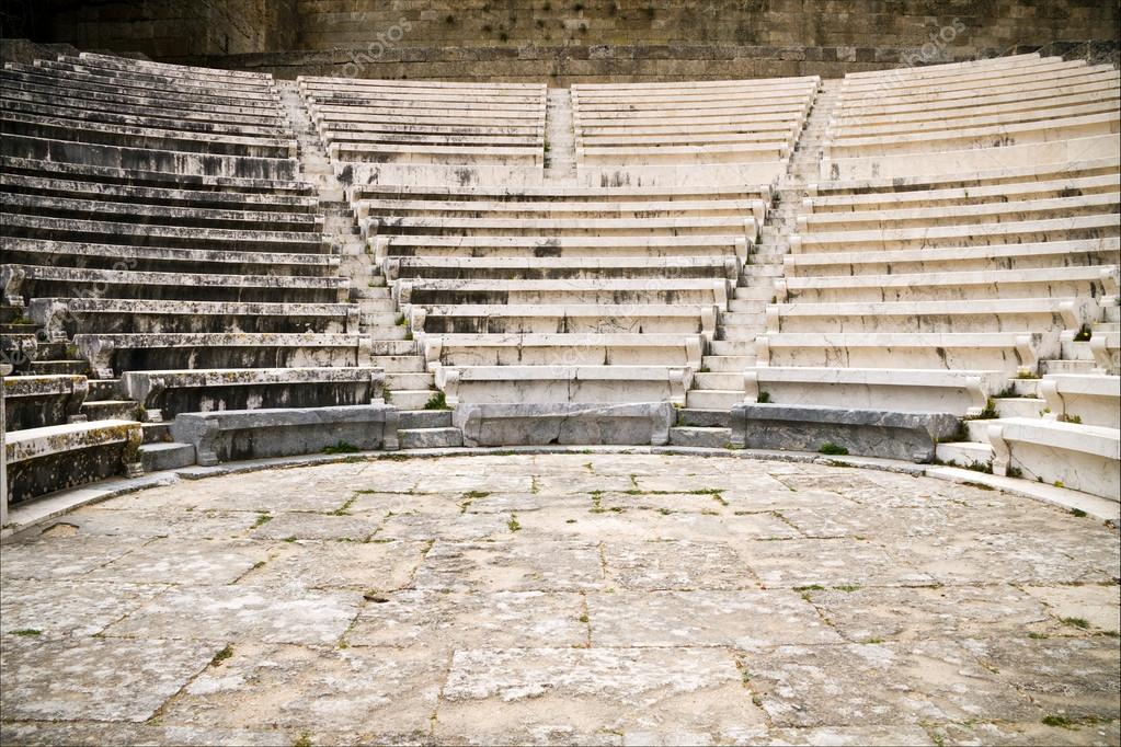 Antikes theater (hellenisches odeon) auf rhodes insel, griechenland