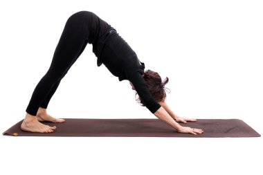 Yoga yapan bir kadın.