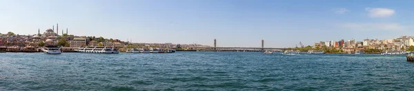 Panoramic view from Galata Brigde, Istanbul, Turkey — Stock Photo, Image