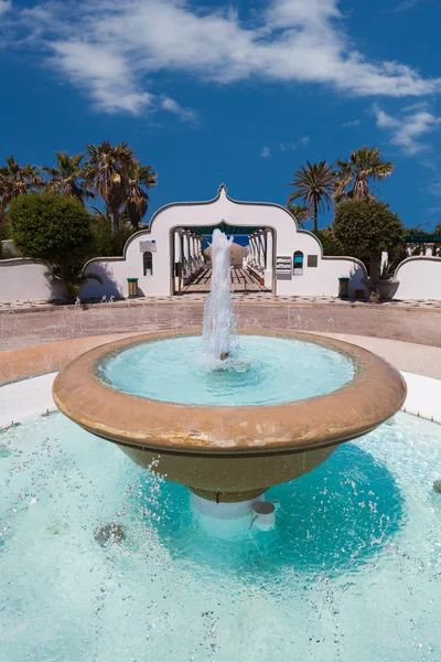 Fountain на роскошном Летнем курорте, Каллифея, остров Род — стоковое фото