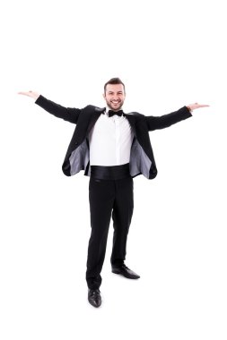 Kendine güvenen zeki görünümlü adam gülümsüyor