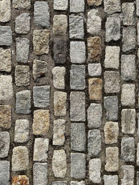 Taşlı eski yol dokusu