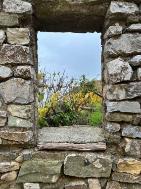 Yunanistan 'ın Platamonas kalesi yakınlarındaki Eski Panteleimonas köyünde mimarlık.