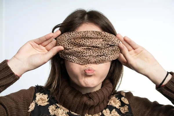 Woman Having Fun Mask Wearing Brown Mask Protecting Herself Covid — Zdjęcie stockowe