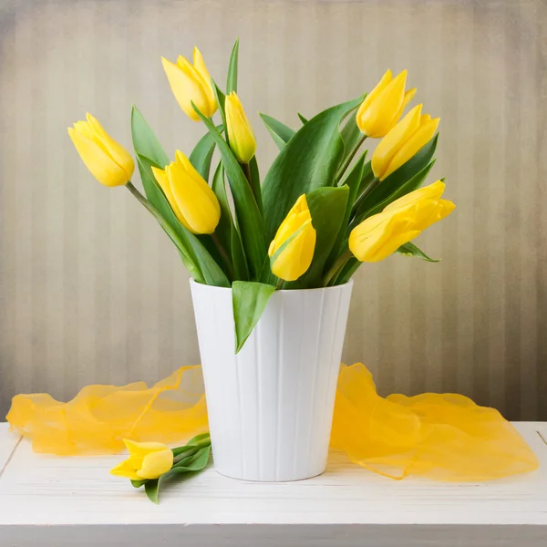 Spring tulips bouquet — Stock Photo, Image