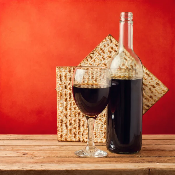 Achtergrond met wijn en matza voor Pascha feest — Stockfoto