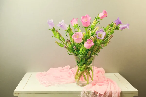 Hermoso ramo de flores campana —  Fotos de Stock