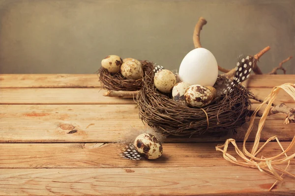 Ročník pozadí s velikonoční vajíčka — Stock fotografie