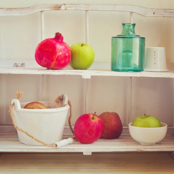 Frutas en el estante de la cocina — Foto de Stock