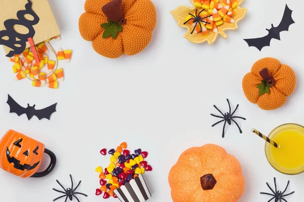 Halloween Feiertagsrahmen Hintergrund Mit Kürbisdekoration Und Zuckermais Draufsicht Flache Liegekomposition — Stockfoto