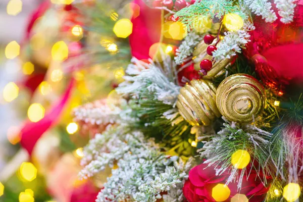 Kerstboom Ornament Feestelijke Achtergrond Met Bokeh Lichten — Stockfoto