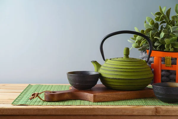Japanese Teapot Tea Cups Bamboo Mat Wooden Table Japanese Kitchen — Foto Stock
