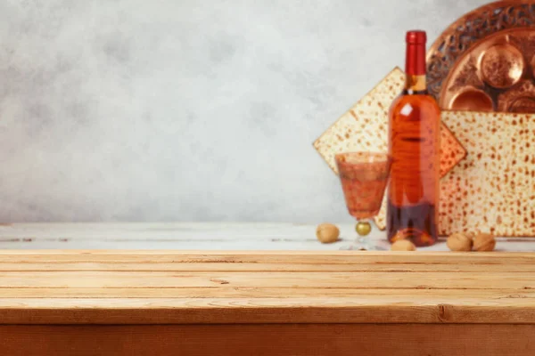 Mesa Madera Moderna Vacía Sobre Fondo Celebración Pascua Maqueta Pesah —  Fotos de Stock