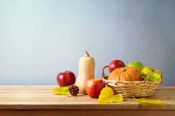 Herbstliche Stillleben Komposition Auf Holztisch Hintergrund Zum Erntedankfest — Stockfoto