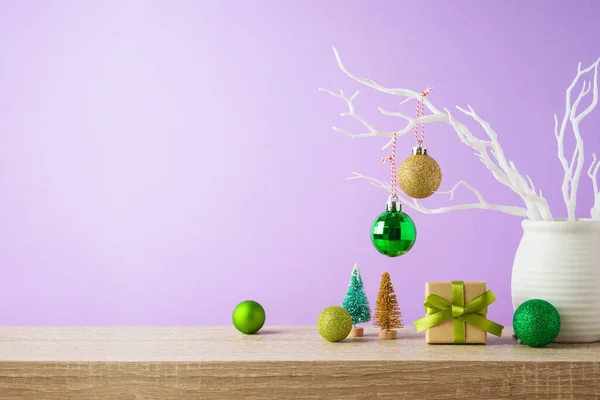 Fondo Navideño Con Caja Regalo Decoración Mesa Madera Sobre Fondo — Foto de Stock