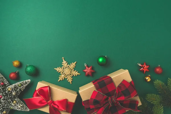 Natale Capodanno Sfondo Con Scatola Regalo Ornamenti Decorazioni Biglietto Auguri — Foto Stock